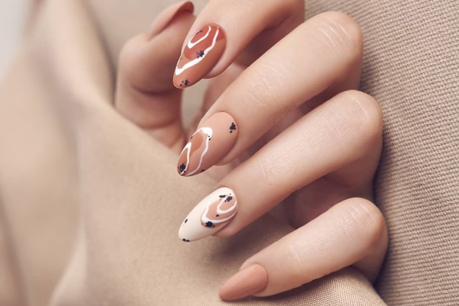 Classic Nails 